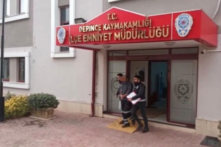 Kocaeli'nde tren istasyonunun peronlarından kablo &ccedil;alan hırsız tutuklandı