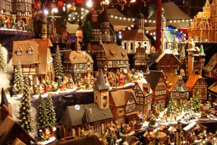 Gazze'de Noel &uuml;r&uuml;nleri fuarı d&uuml;zenlendi