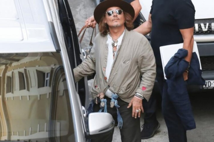 Johnny Depp'ten hasta hayranına s&uuml;rpriz!