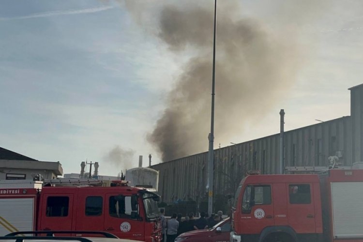 Kocaeli'de al&uuml;minyum fabrikasında yangın &ccedil;ıktı
