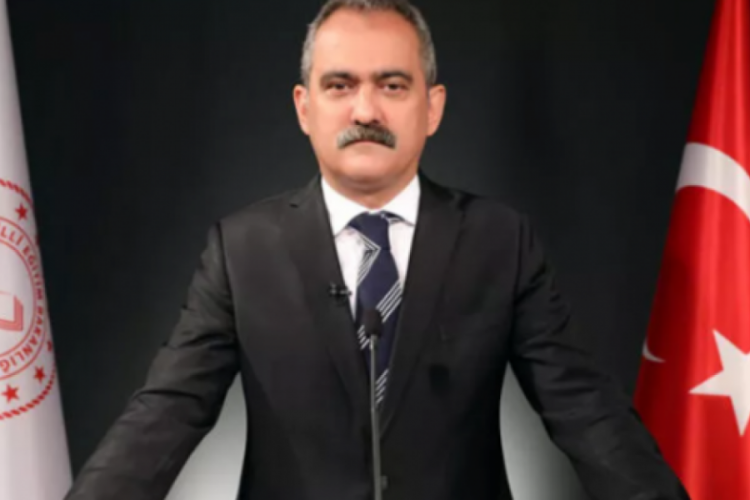 Milli Eğitim Bakanı &Ouml;zer, il milli eğitim m&uuml;d&uuml;rleriyle &ccedil;evrim i&ccedil;i toplantı yaptı