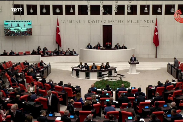 CHP'li Mehmet Akif Hamza&ccedil;ebi: B&uuml;t&ccedil;eye hayır oyu vereceğiz