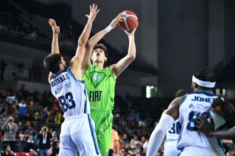 TOFAŞ ligde Anadolu Efes'e konuk oluyor