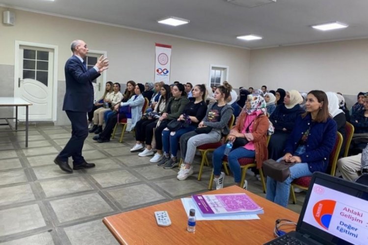 Bursa Osmangazi Halk Eğitimi Merkezi'nden 10 binden fazla vatandaşımıza aile eğitimi