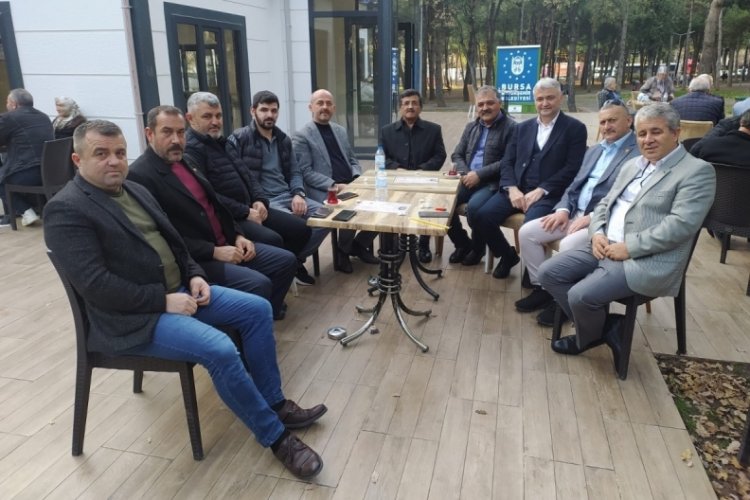 Bursa'da MHP'li heyet ile muhtarlar G&uuml;m&uuml;şhanelileri ziyaret etti