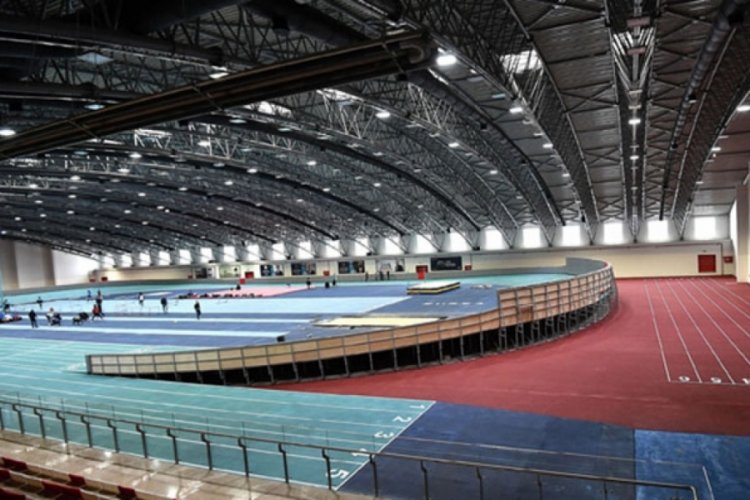 Bursa'daki Olimpik Deneme M&uuml;sabakaları ile atletizmde salon sezonunun a&ccedil;ılışı yapıldı