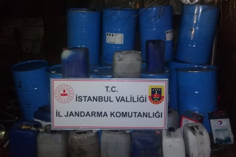 İstanbul'da 12 ton sahte i&ccedil;ki ele ge&ccedil;irildi
