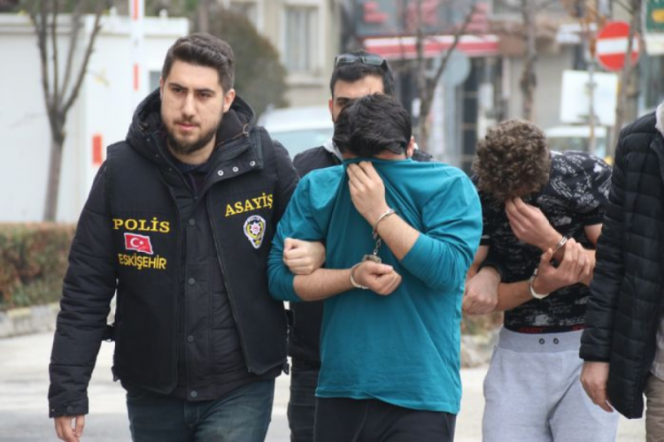 Denizli ve Eskişehir'de peş peşe kadın cinayetleri!