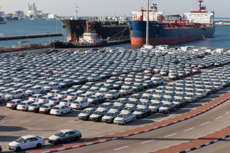 Otomobiller gemideyken satıldı