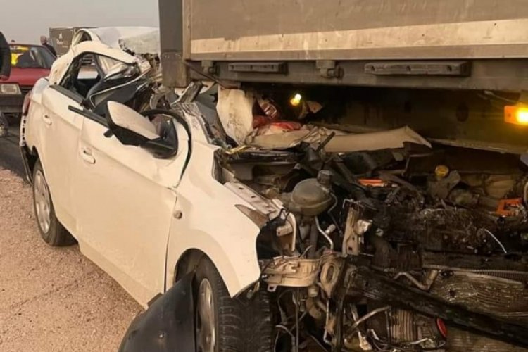 Aksaray'da otomobille tıra &ccedil;arpan uzman &ccedil;avuş hayatını kaybetti