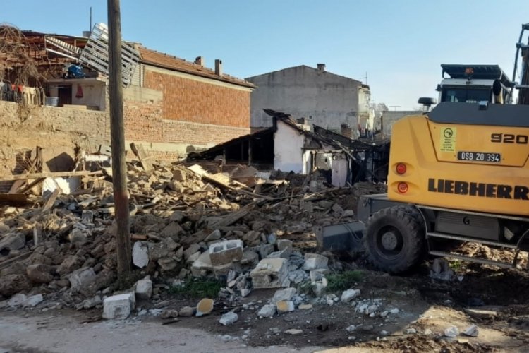 Bursa'da metruk yapılarla m&uuml;cadele devam ediyor
