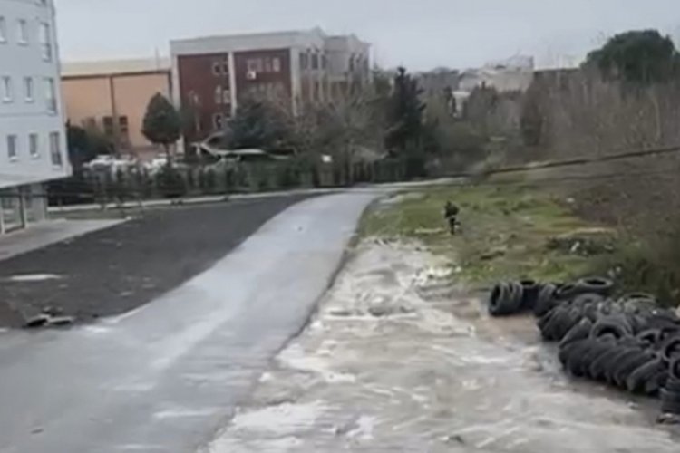 Otomobille polisten ka&ccedil;arken kaza yaptı: 2 yaralı