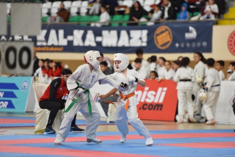 Bursa Yıldırım'da karate turnuvası