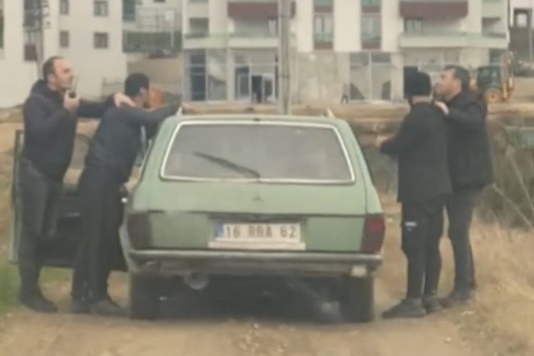 Bursa'da otomobil hırsızları polis ekiplerinin takibi sonucu yakalandı
