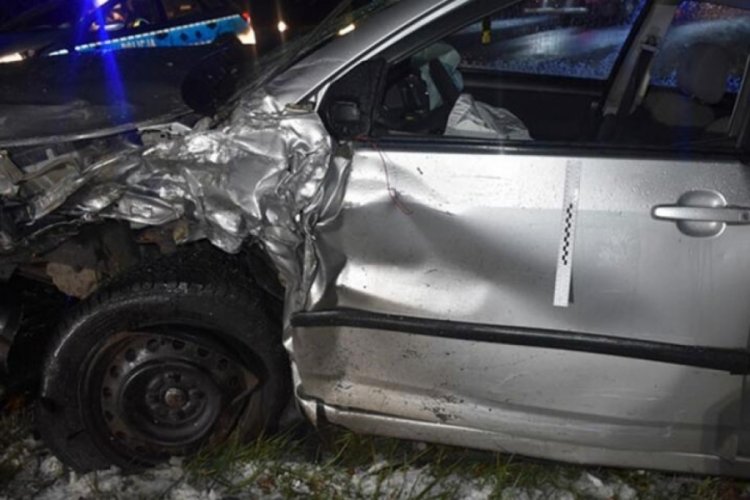 Polonya'da sarhoş rahip kaza yaptı: 3 yaralı