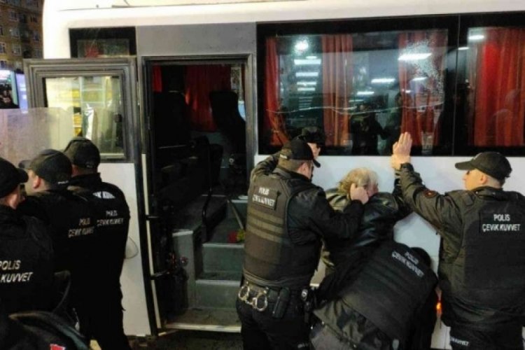 Kocaeli'de HDP'lilerin izinsiz eylemine polis m&uuml;dahalesi