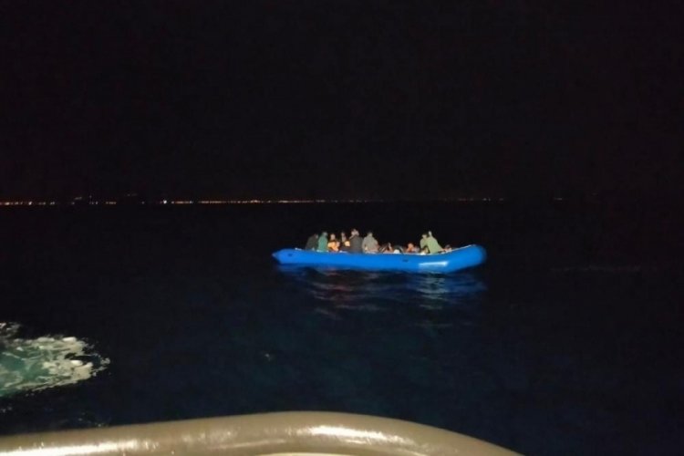 Balıkesir Ayvalık a&ccedil;ıklarında 40 d&uuml;zensiz g&ouml;&ccedil;men kurtarıldı