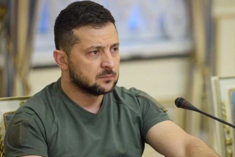 Zelenski Ukrayna'daki &ccedil;atışmaların 1300 kilometrelik cephe hattında s&uuml;rd&uuml;ğ&uuml;n&uuml; belirtti
