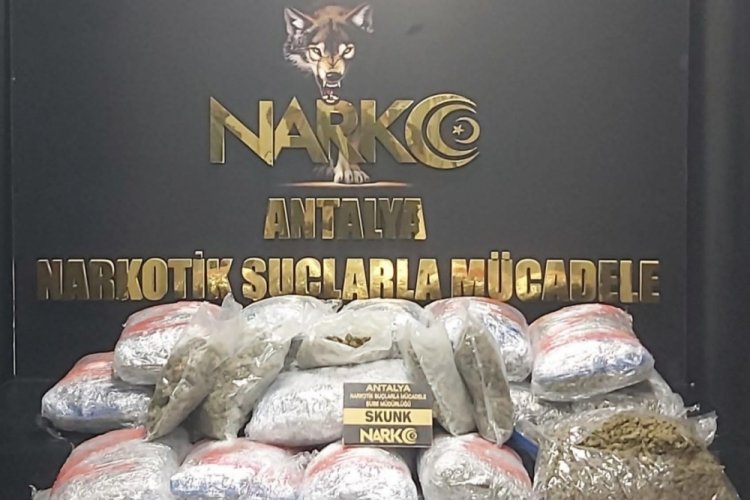 Antalya'da 48 kilogram uyuşturucu ele ge&ccedil;irildi