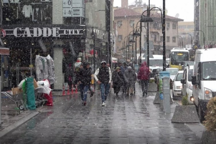 Aksaray'da mevsimin ilk karı yağdı