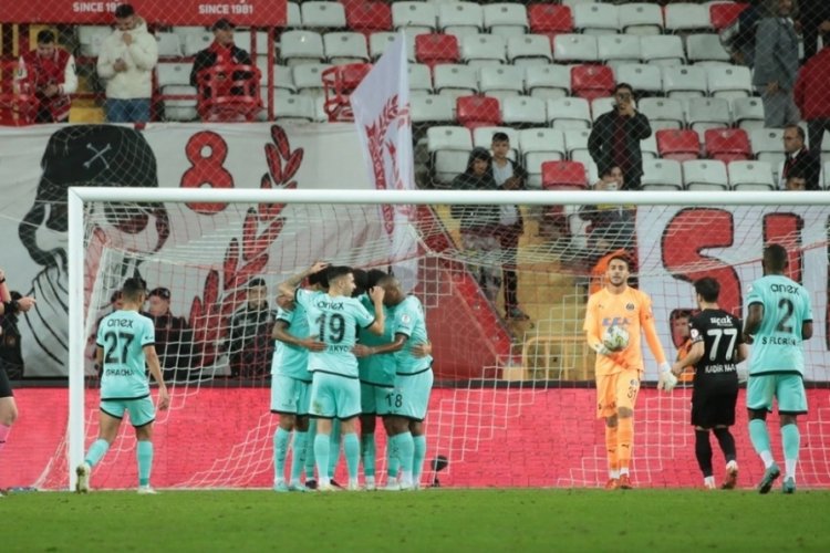 Antalyaspor Manisa FK'yi 1-0 mağlup etti