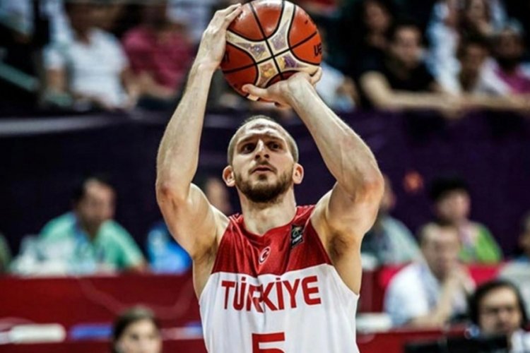 Sinan G&uuml;ler basketbolu bıraktı