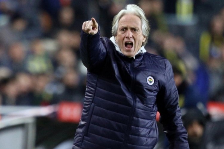 Jorge Jesus'tan takıma &ouml;vg&uuml;