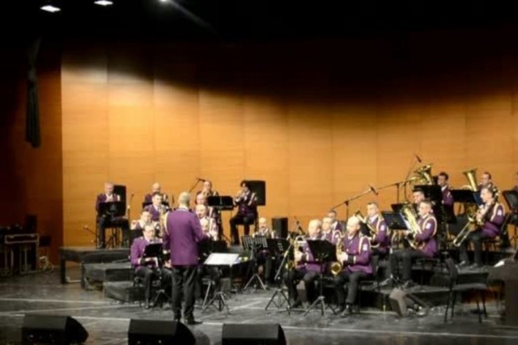 Bursa'da &Ouml;zbekistan G&uuml;listan Vilayeti M&uuml;zik Akademisi sahne aldı