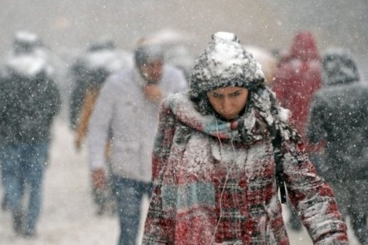 Bazı illerde kar nedeniyle eğitime ara verildi
