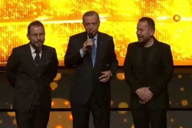 Cumhurbaşkanı Erdoğan, Akkor kardeşleri sahnede barıştırdı!