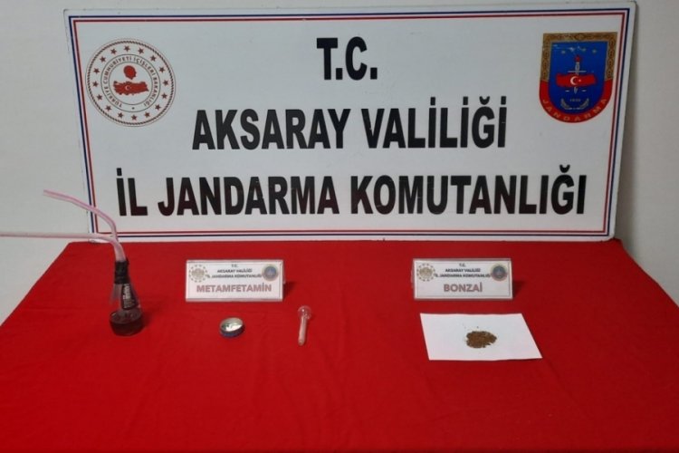 Aksaray'da jandarmadan otomobile uyuşturucu operasyonu