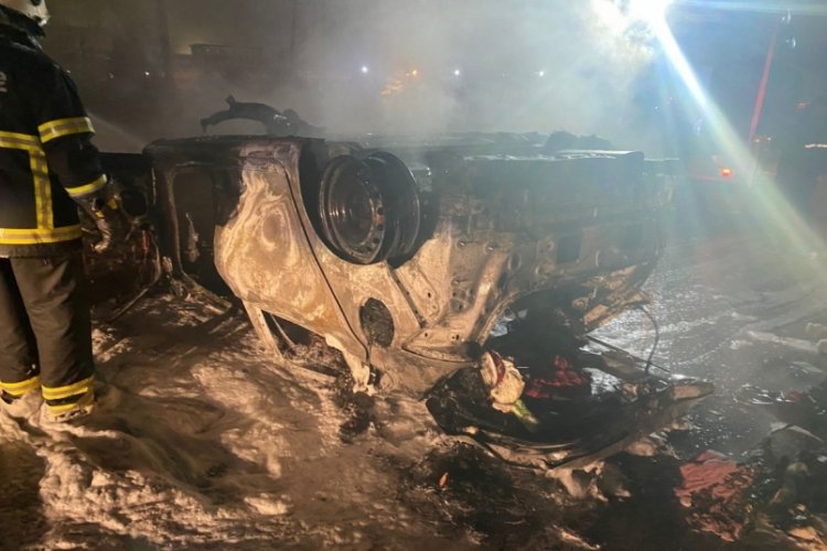 Tekirdağ'da devrilen otomobilde yangın &ccedil;ıktı! 2 kişi yaralandı
