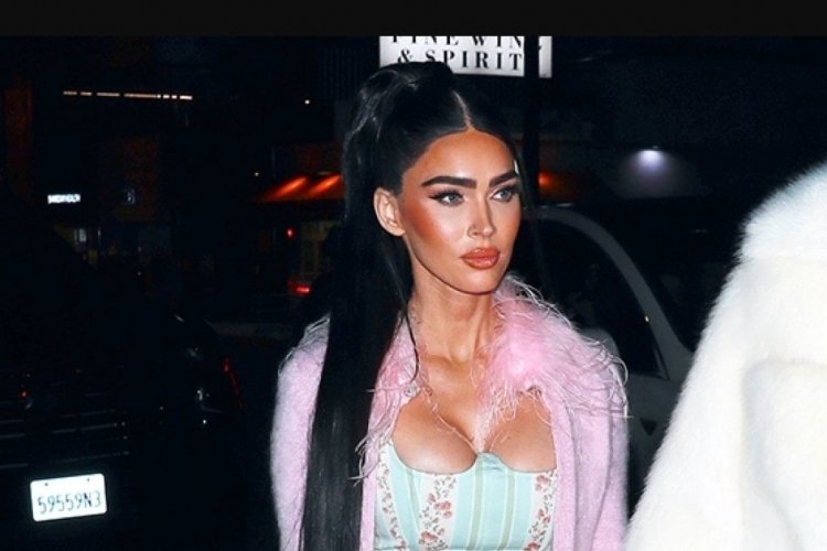 Megan Fox, g&ouml;ğ&uuml;slerini yaptırdı