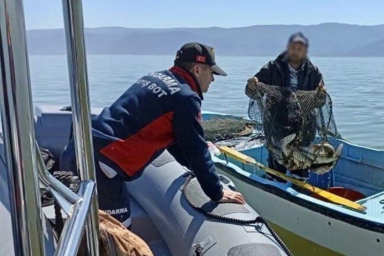 Bursa'da jandarma balık&ccedil;ıları denetledi