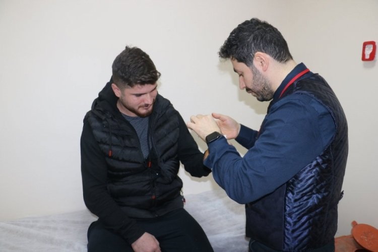 Sivas'ta gencin kopan parmağı g&ouml;beğinde b&uuml;y&uuml;t&uuml;ld&uuml;