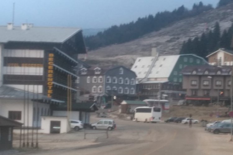 Uludağ bu sene beyaza b&uuml;r&uuml;nemedi