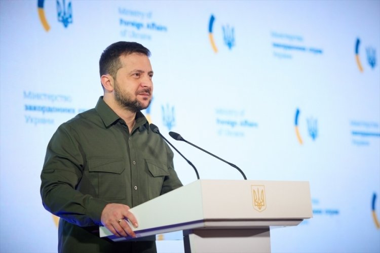 Zelenski: Hepimize d&uuml;şen en &ouml;nemli g&ouml;rev bu savaşı kazanmak
