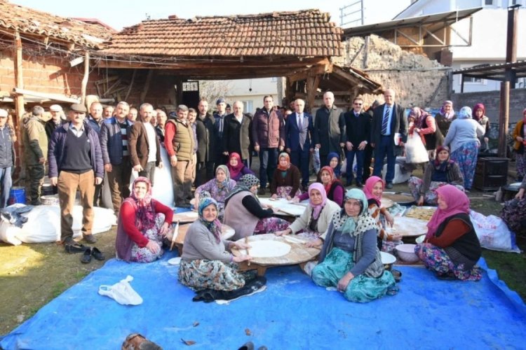 Bursa'da k&ouml;yl&uuml;ler Başkan Aydın'ı ilgiyle karşıladı