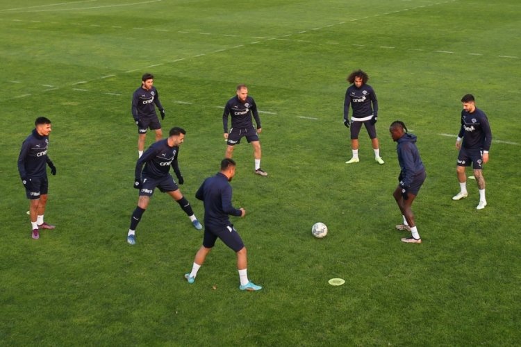 Kasımpaşa ile Sivasspor kozlarını paylaşacak