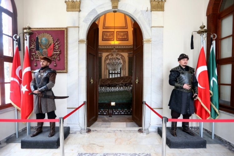 Bursa'da ecdada saygı n&ouml;beti