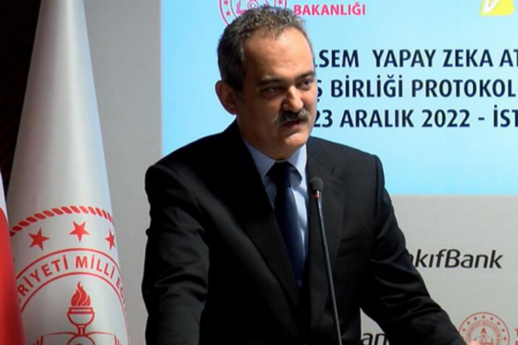 Milli Eğitim Bakanı Mahmut &Ouml;zer: Gen&ccedil; yazarların yetiştirilmesini hedefliyoruz