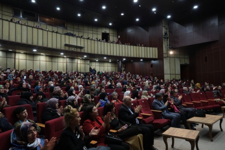 Bursa'da 'Şarkılar Bizi S&ouml;yler Biz de Şarkı S&ouml;yleriz' projesi b&uuml;y&uuml;k ilgi g&ouml;rd&uuml;