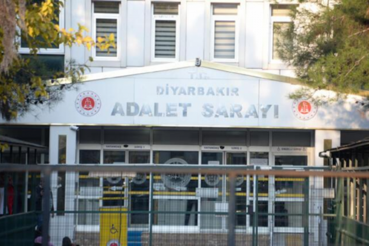 Diyarbakır'da &Uuml;vey kardeşlerini taciz eden ş&uuml;pheli tutuklandı