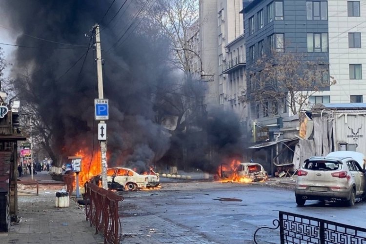 Ukrayna'nın Herson kentine hava saldırısı: 8 &ouml;l&uuml;