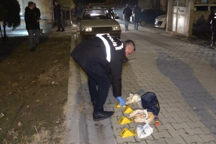 Kırıkkale'de arkadaşının evine kurşun yağdırdı