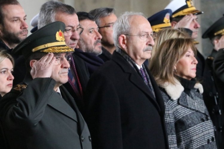 İsmet İn&ouml;n&uuml;, mezarı başında anıldı