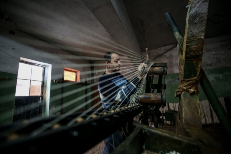 Bursalı devdah yarım asırdır koşarak mesleğini yaşatıyor