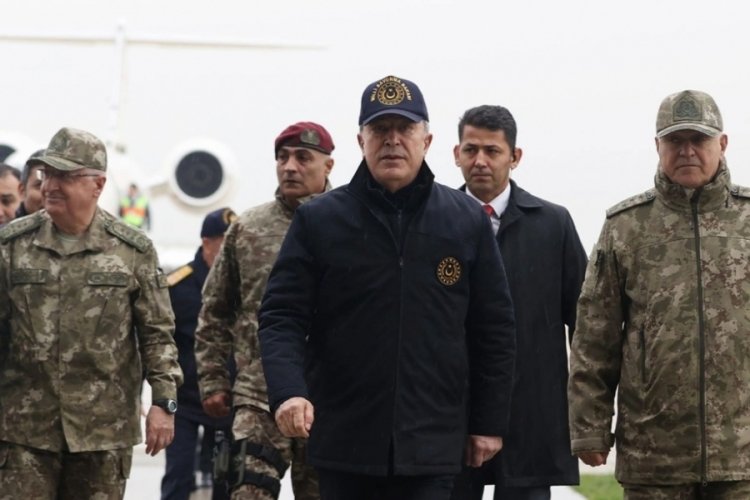 Bakan Akar'dan Paris a&ccedil;ıklaması: Fransızların beslediği yılan kendilerini sokmaya başladı