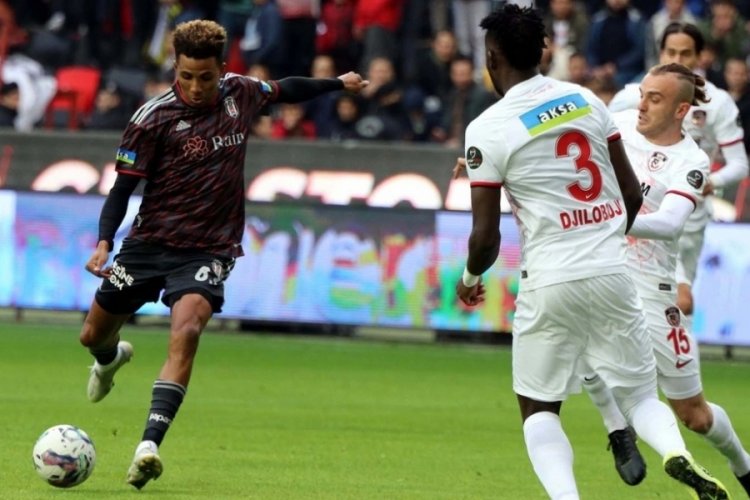 Beşiktaş, Gaziantep'ten 1 puanla d&ouml;nd&uuml;