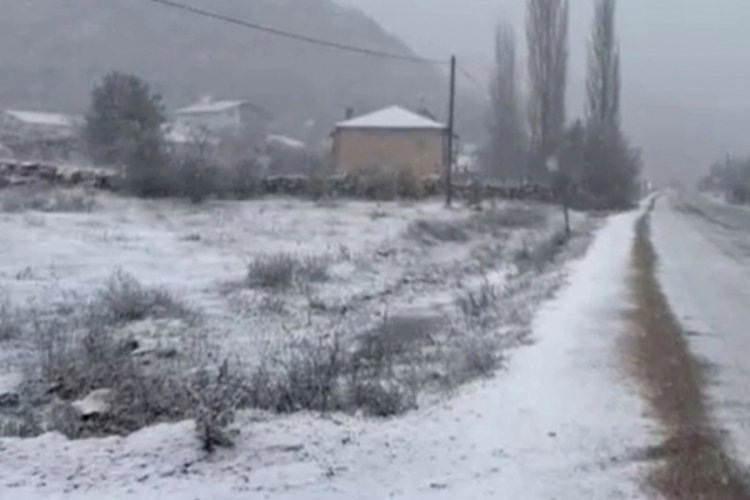 Ankara'ya mevsimin ilk karı yağdı